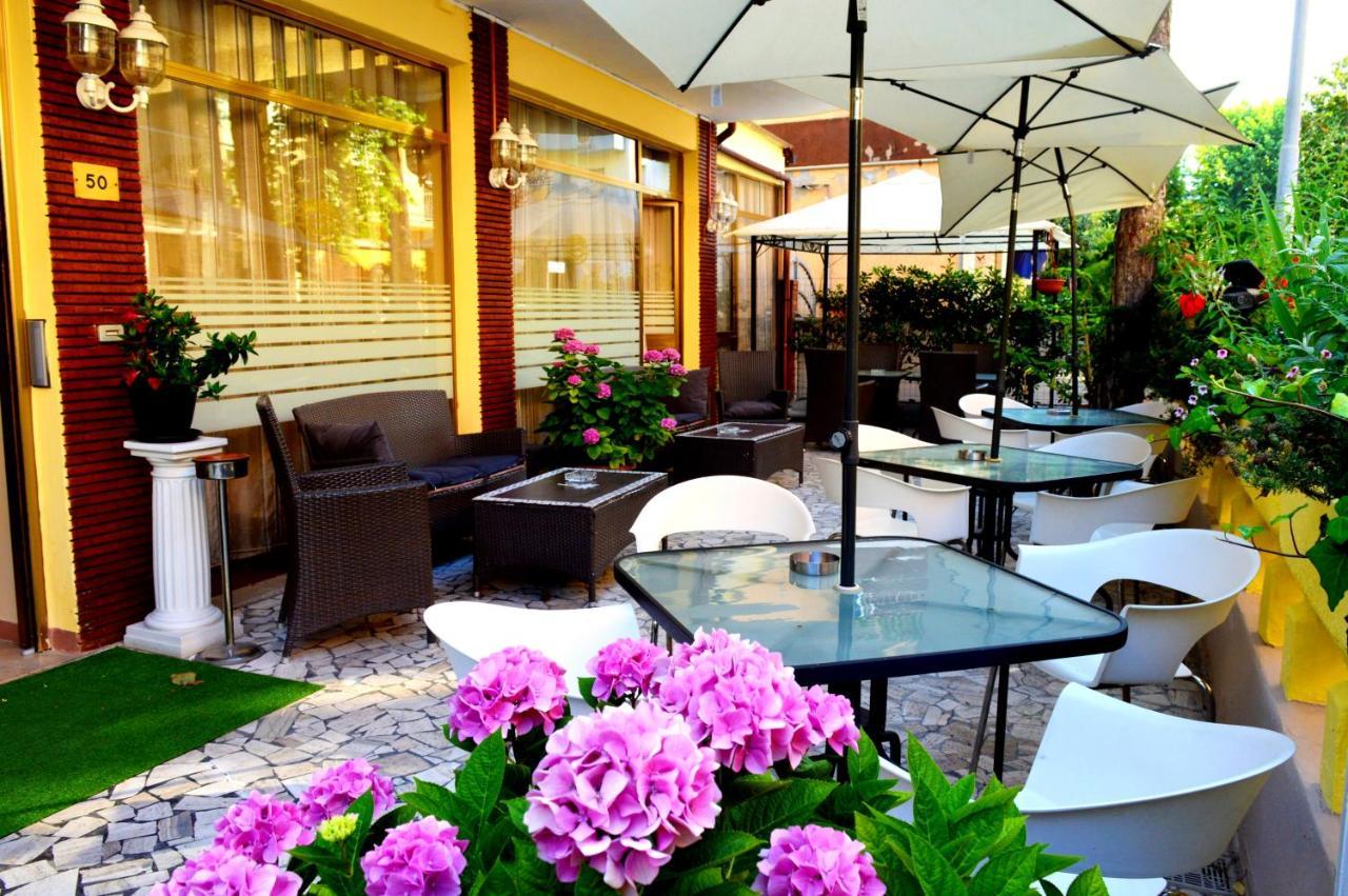 Hotel Cirene 리미니 외부 사진