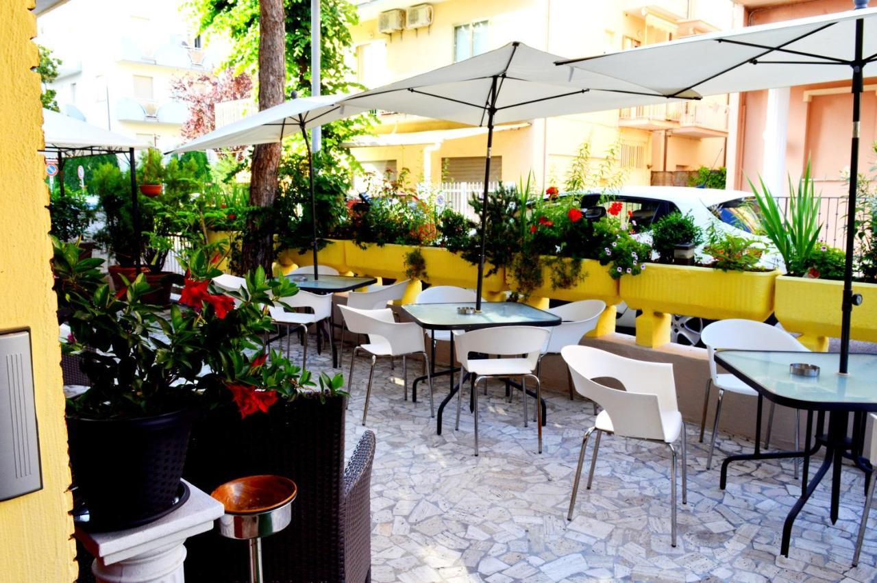 Hotel Cirene 리미니 외부 사진