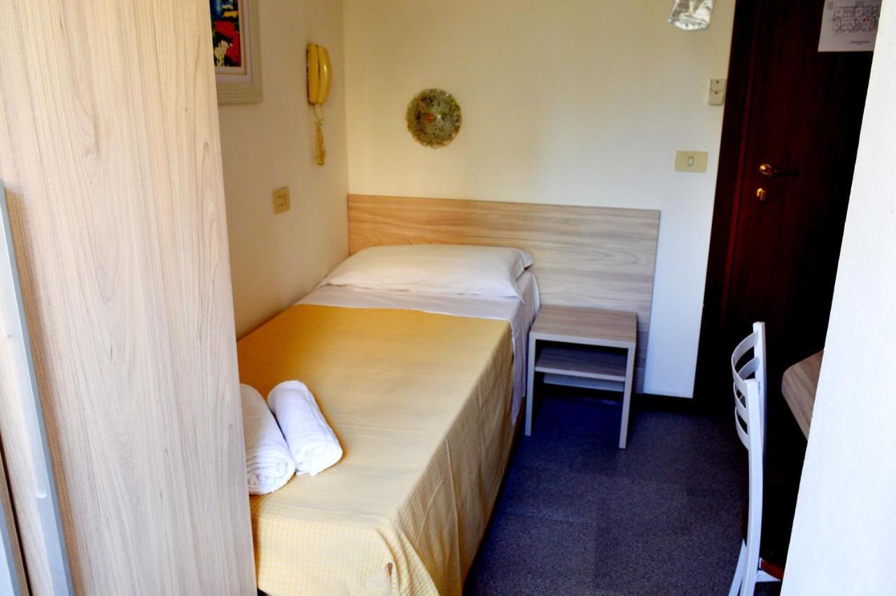 Hotel Cirene 리미니 외부 사진